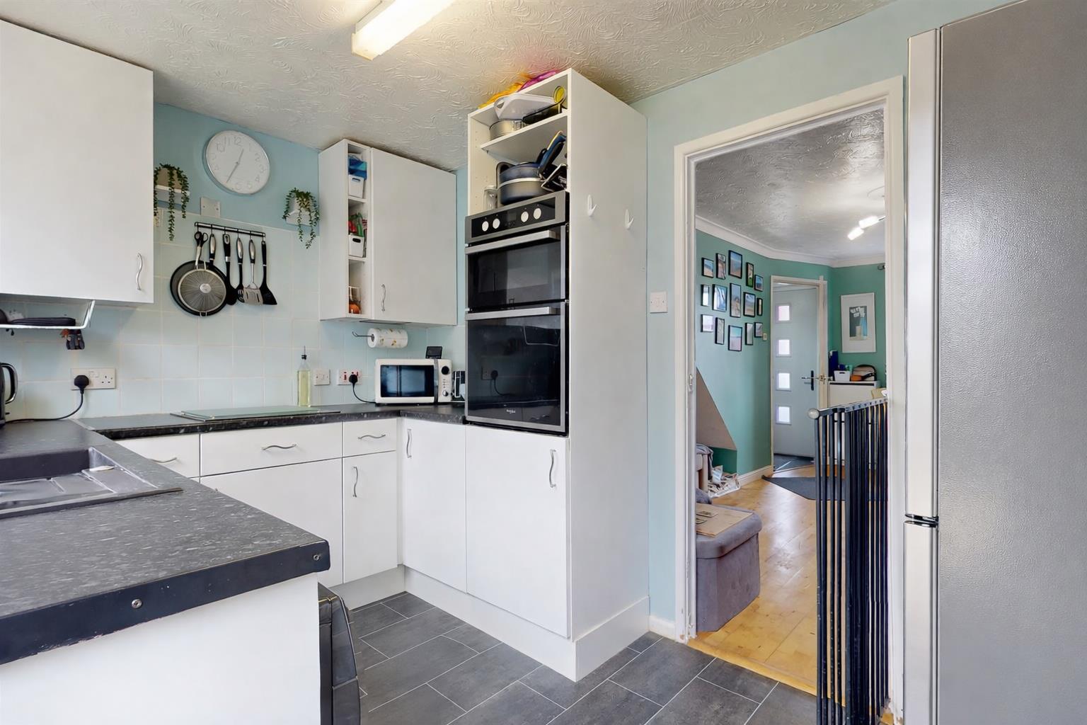 2 bed property in Bantock Close, Milton Keynes